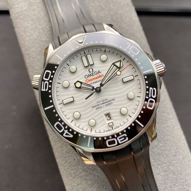 오메가 씨마스터 다이버300 210.30.42.20.04.001 OMEGA Sea Master